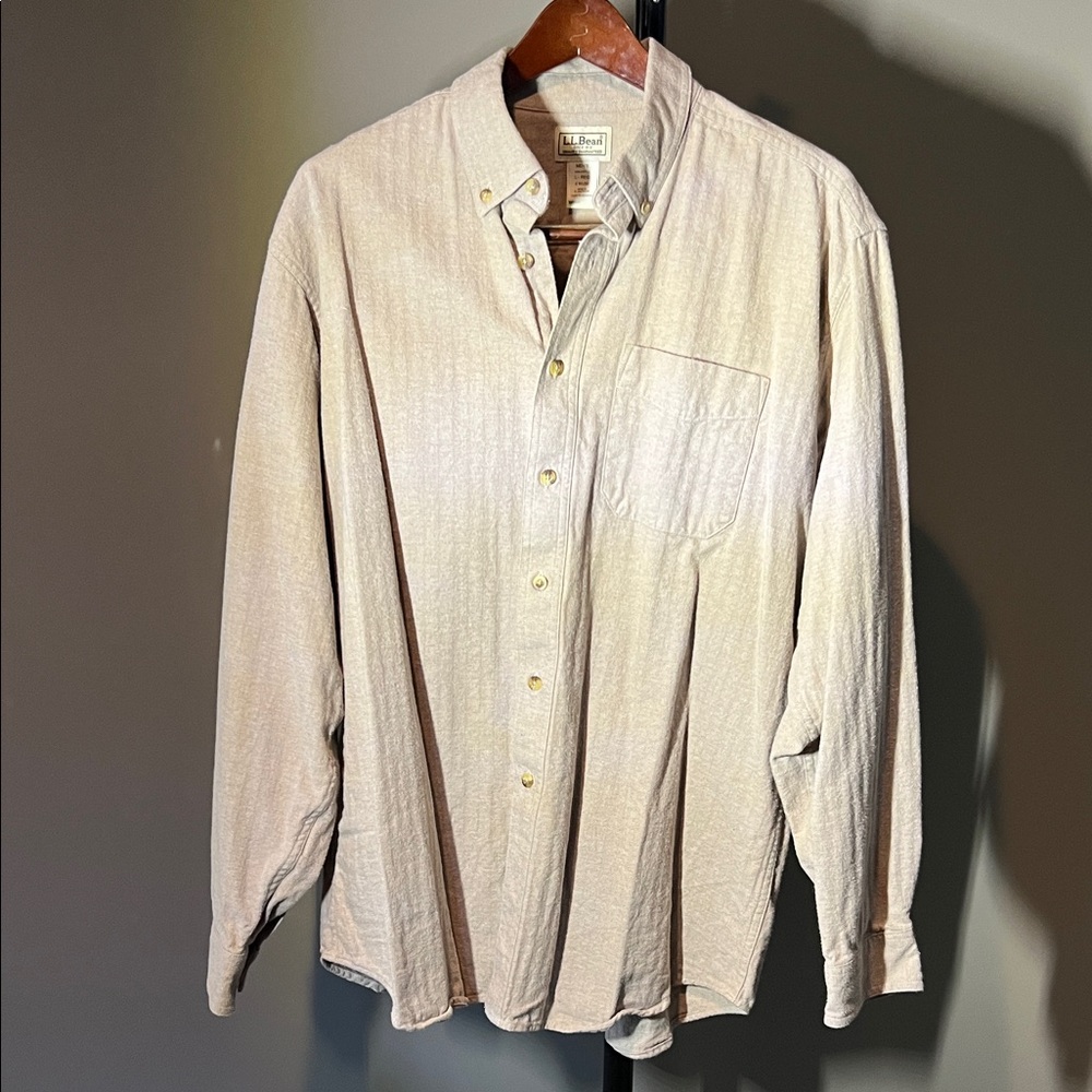 L.L. Bean Men's Light Tan Flannel Casual Button-Down Shirt